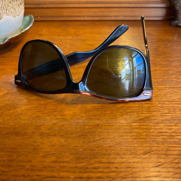 Vintage Ray Ban Wayfarer 2 Bausch & Lomb Tortoise Shell Sunglasses - Picture 5 of 10